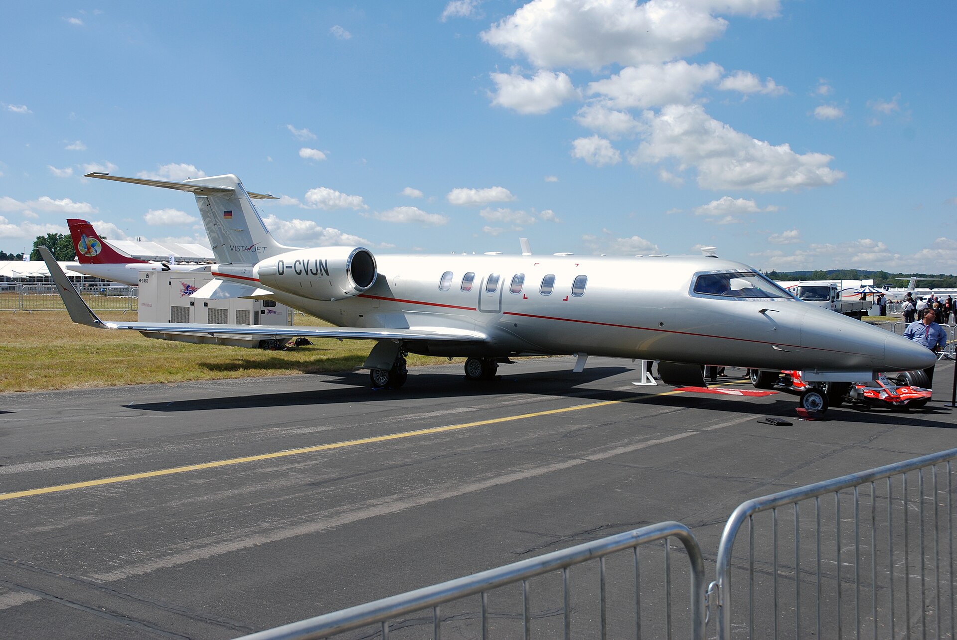 Bombardier LearJet 40/40XR, Bombardier LearJet 40/40XR model reference. Photo: Allen Watkin, CC BY-SA 2.0, via Wikimedia Commons