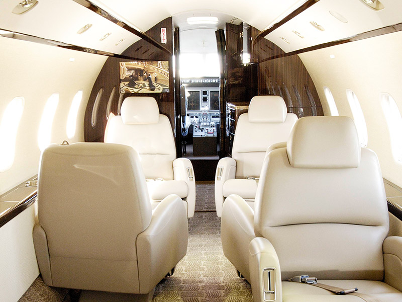 Bombardier Challenger 300 Private Jet Hire