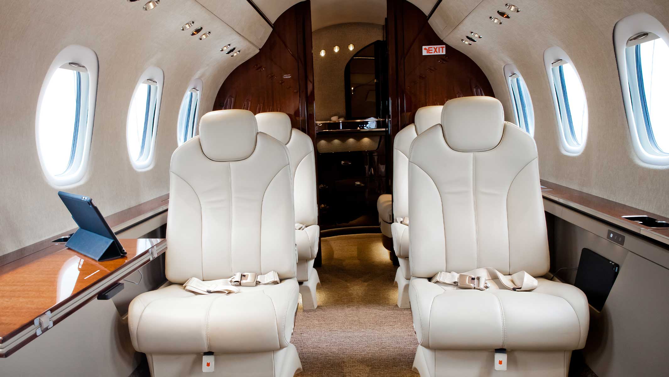 SLJ - Starr Luxury Jets, Live the Platinum Experience - London to Paris Le Bourget - Book your Private Jet in UK, Mayfair, Berkeley Square